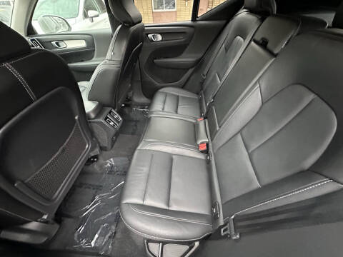 2019 Volvo XC40 T5 Momentum