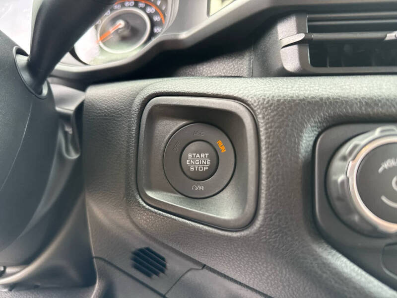 2025 Jeep Gladiator NightHawk