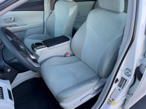 2014 Toyota Prius v Three