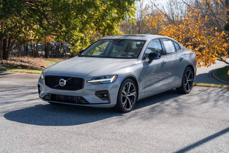 2024 Volvo S60 B5 Core Dark Theme