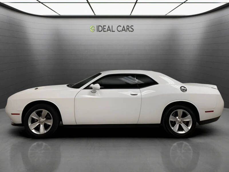 2021 Dodge Challenger SXT