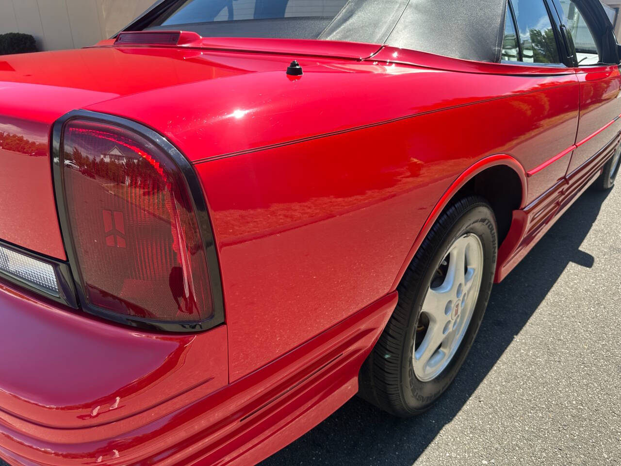 1995 Oldsmobile Cutlass Supreme 27