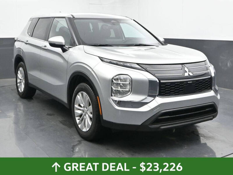 2025 Mitsubishi Outlander ES