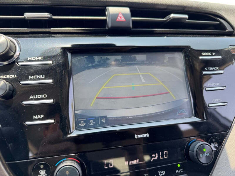 2020 Toyota Camry Hybrid LE