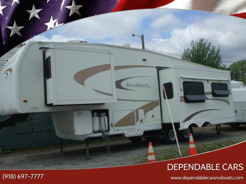 2005 HITCHIKER II LS 5TH WHEEL for sale at DEPENDABLE CARS in Mannford OK
