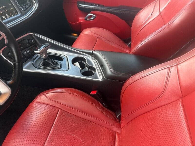 2015 Dodge Challenger SXT Plus