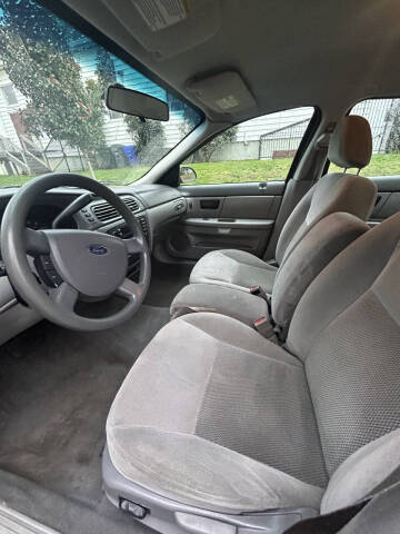 2004 Ford Taurus SES