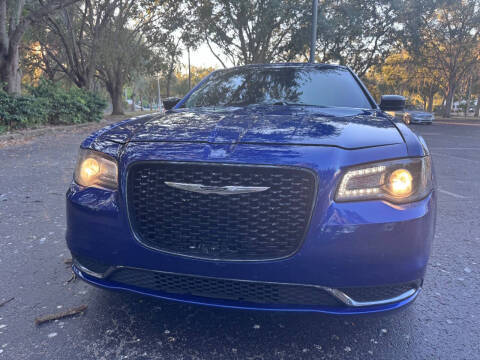 2020 Chrysler 300 Touring L