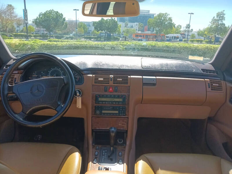 1998 Mercedes-Benz E-Class E 320