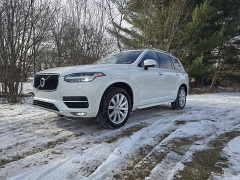 2016 Volvo XC90 T6 Momentum