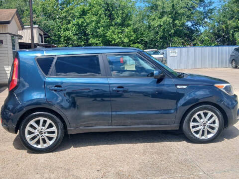 2017 Kia Soul +