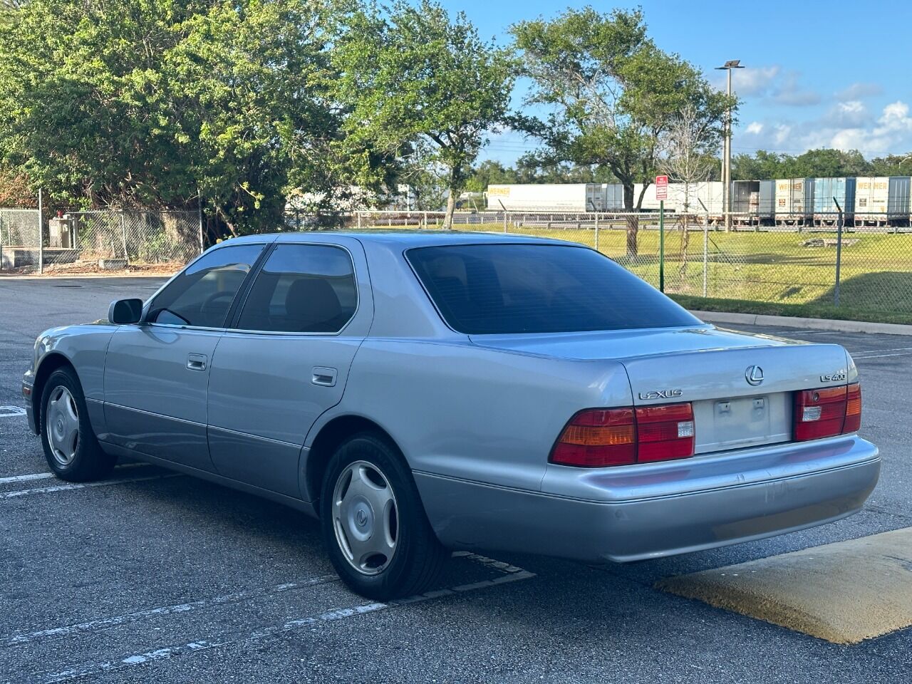 1998 Lexus LS 400  - $7,900