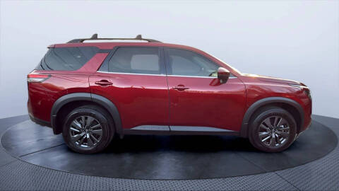 2023 Nissan Pathfinder SV
