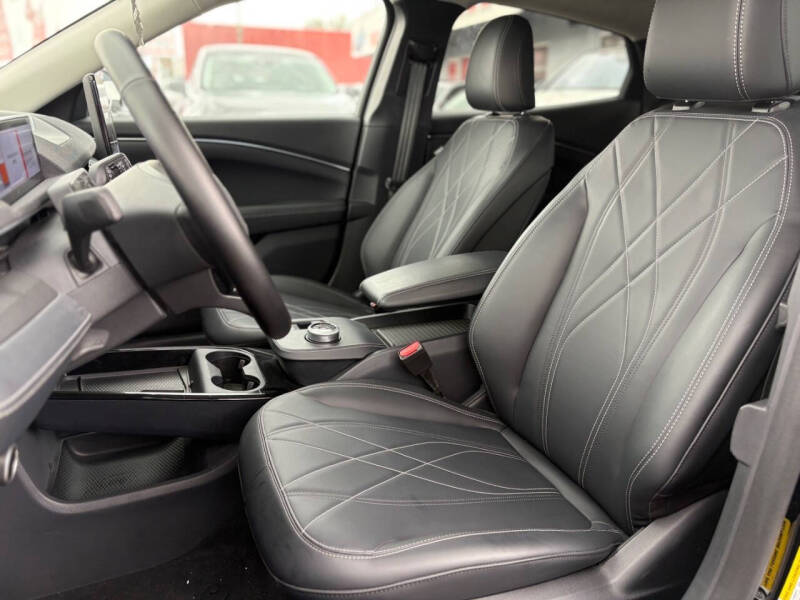 2024 Ford Mustang Mach-E Select