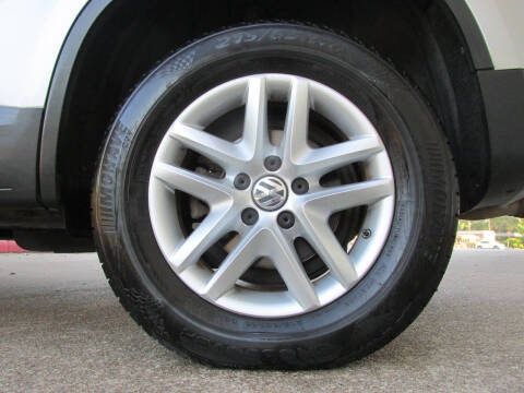 2011 Volkswagen Tiguan S