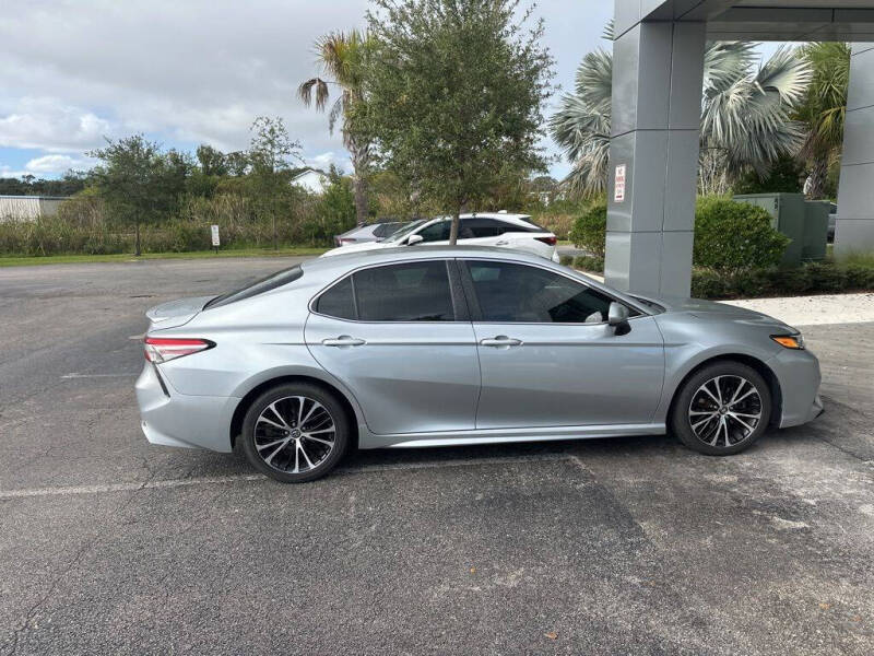 2018 Toyota Camry SE