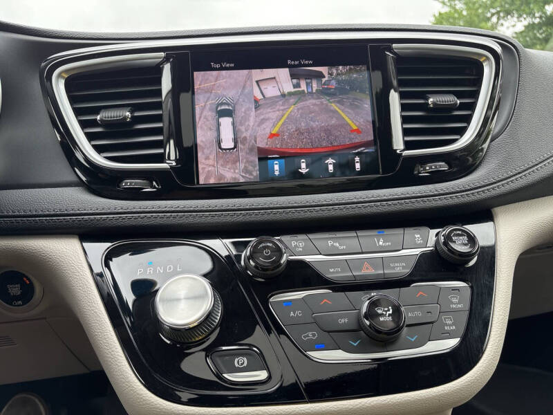 2020 Chrysler Pacifica Hybrid Limited