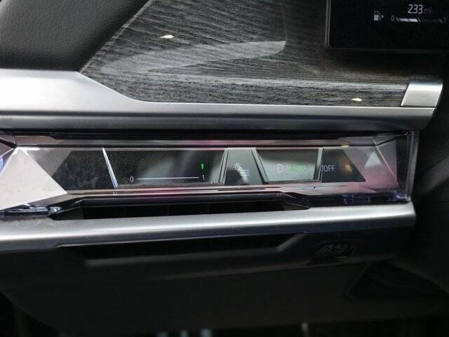 2023 BMW 7 Series 740i