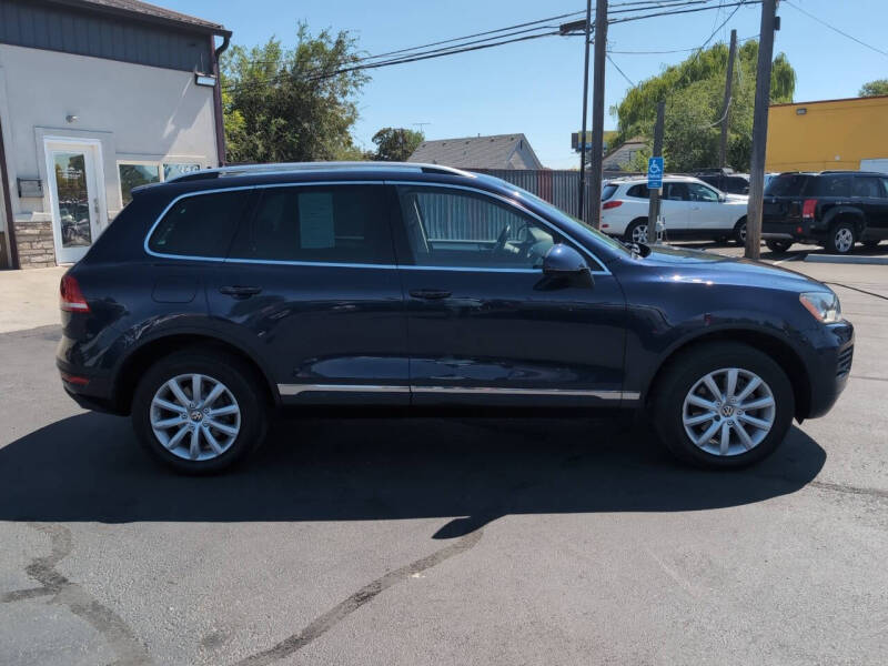 2012 Volkswagen Touareg VR6 Lux