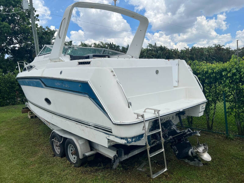 1990 Regal Commodore 265 Cabin Cruiser