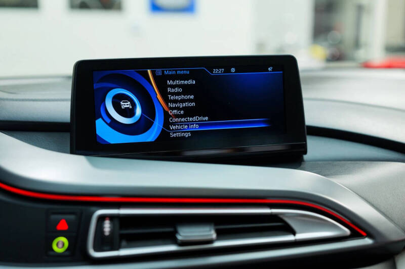 2015 BMW i8