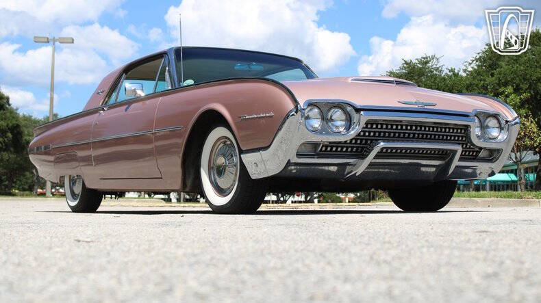 1962 Ford Thunderbird