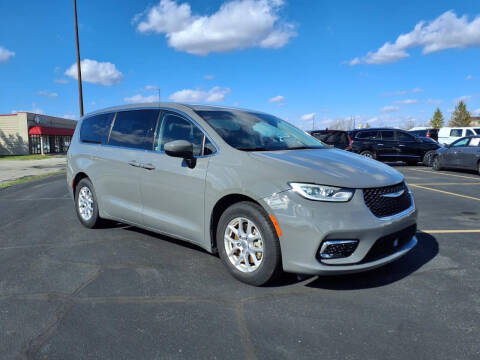 2023 Chrysler Pacifica Touring L