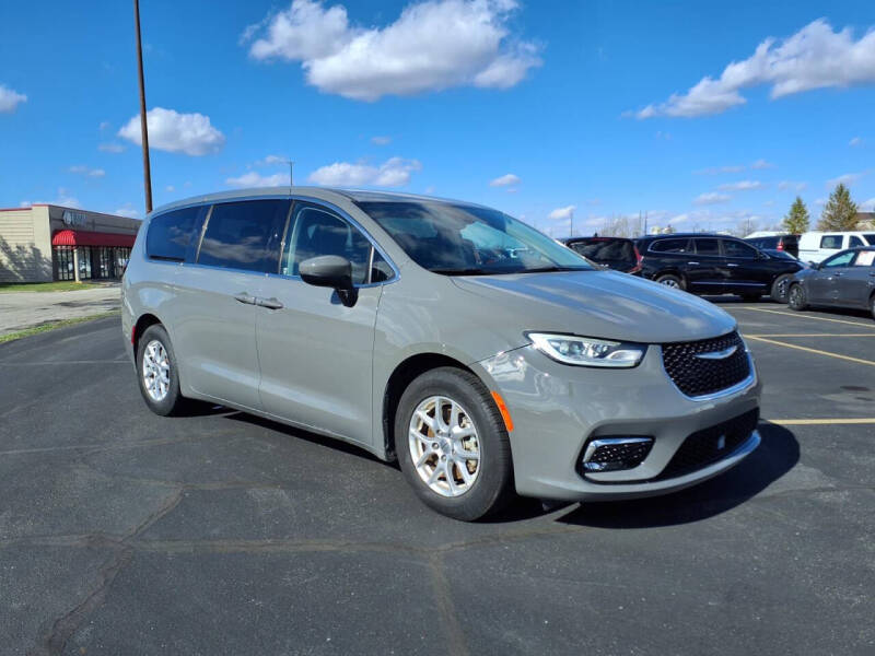 2023 Chrysler Pacifica Touring L