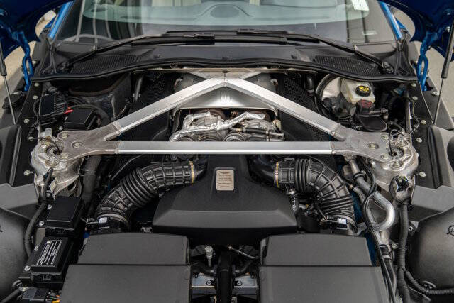2022 Aston Martin Vantage 29