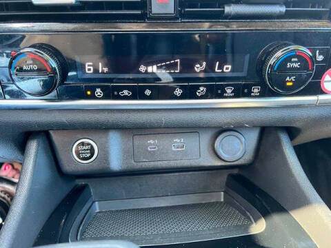 2022 Nissan Rogue SV