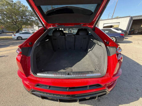 2023 Lamborghini Urus S