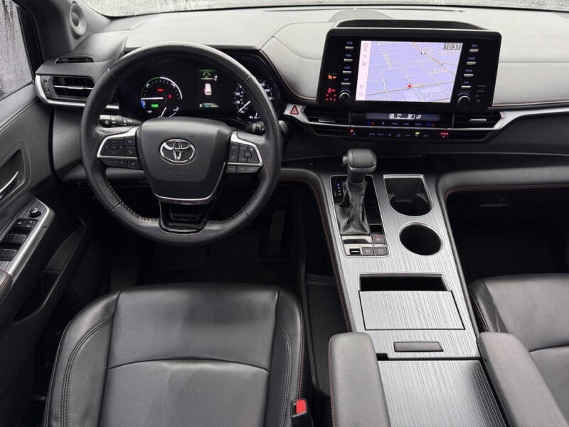 2022 Toyota Sienna XSE 7-Passenger