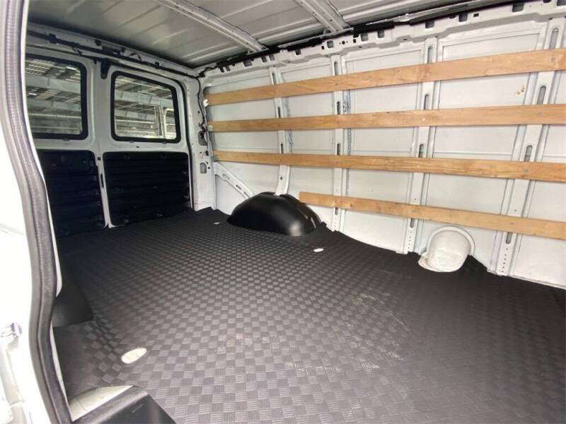 2023 Chevrolet Express 2500