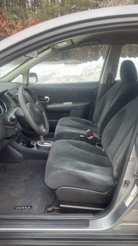 2011 Nissan Versa 1.8 S