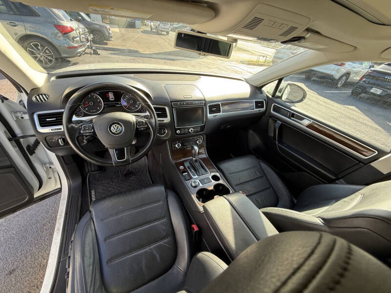 2016 Volkswagen Touareg VR6 Lux