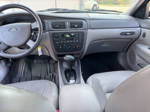 2004 Ford Taurus SES