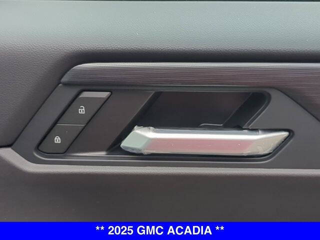 2025 GMC Acadia Elevation