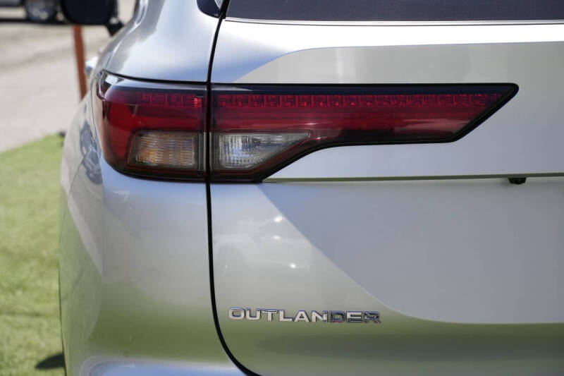 2024 Mitsubishi Outlander