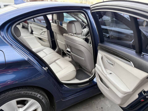 2013 BMW 5 Series 528i