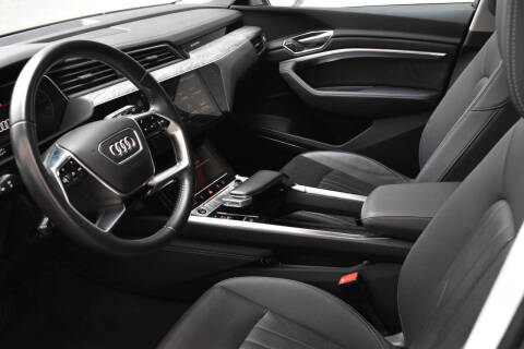 2021 Audi e-tron quattro Premium Plus