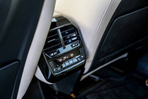 2025 BMW iX xDrive50