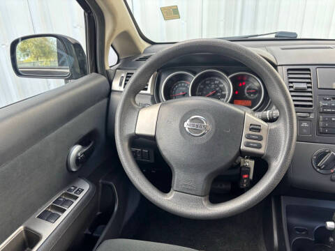 2011 Nissan Versa 1.8 S