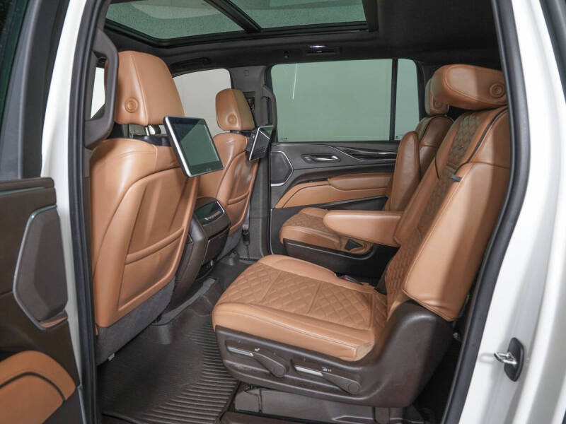 2022 Cadillac Escalade ESV Premium Luxury