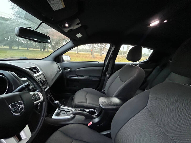 2013 Dodge Avenger SE