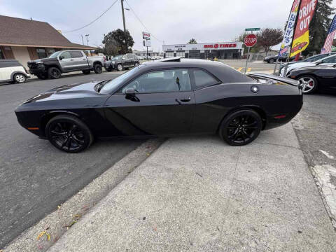 2018 Dodge Challenger SXT Plus
