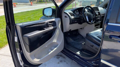 2014 Chrysler Town and Country Touring