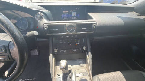 2017 Lexus IS 200t
