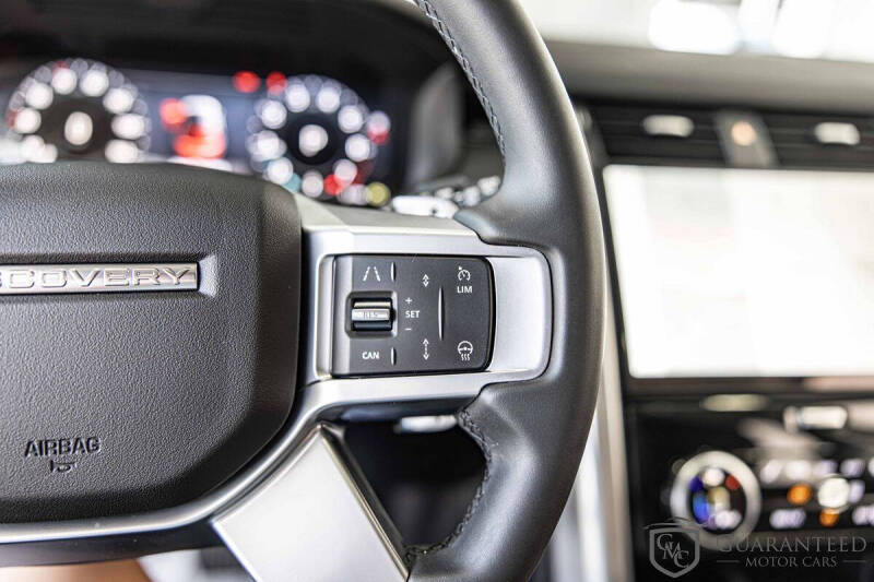 2024 Land Rover Discovery P300 S