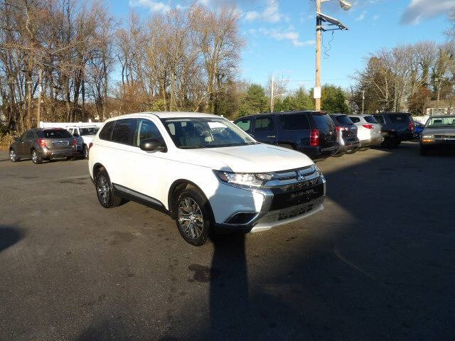 2017 Mitsubishi Outlander ES