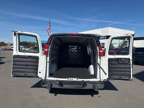 2023 Chevrolet Express 2500